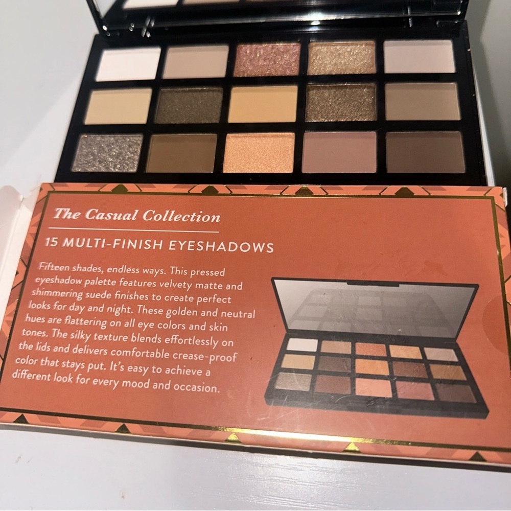 Laura Geller Neutral Eyeshadow Palette — Cream, Gold, Brown, Tan, Taupe Shades - Picture 5 of 5